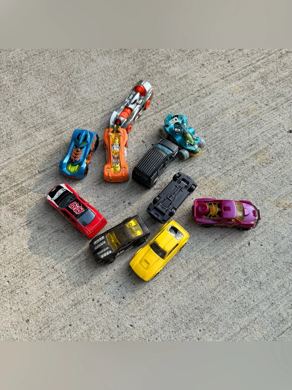 118pc Hot Wheels Diecast Toy Car Lot Loose Cars Mixed Vehicles Collectible Bulk